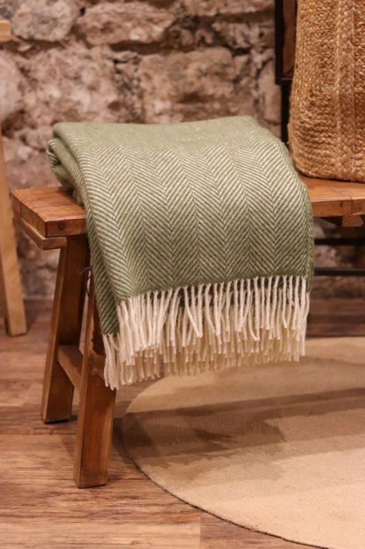 شال مبل به رنگ ماچا