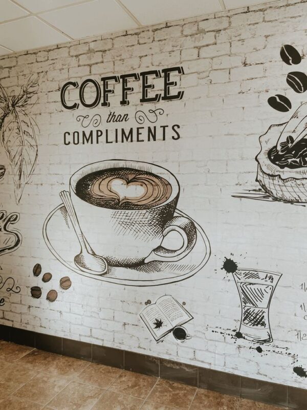 تاثیر نقاشی دیواری در دکوراسیون کافه