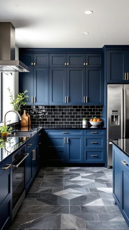 آبی تیره در دکوراسیون آشپزخانه