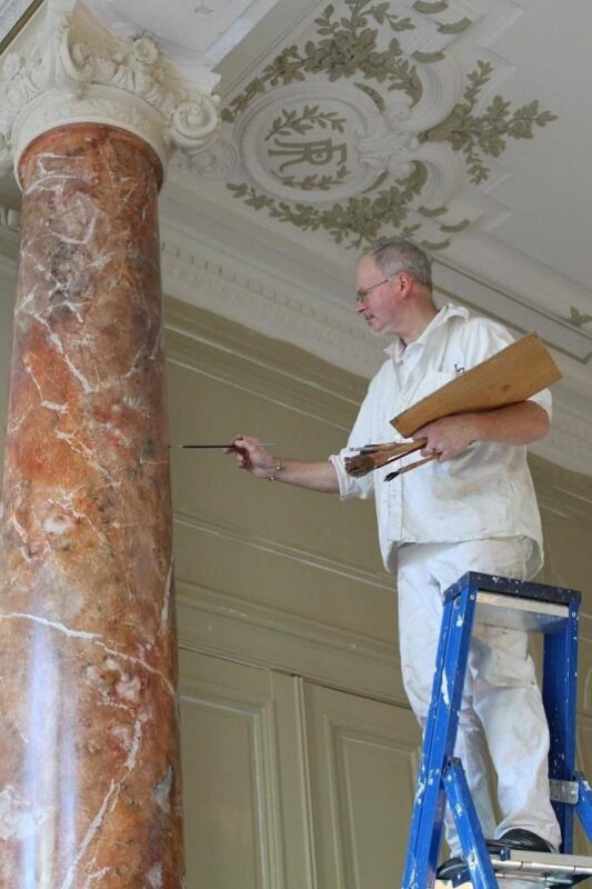 هنرمند پتینه کار